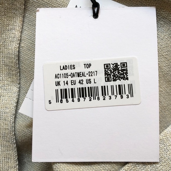 NWT* long sleeve wrap top by GLAMOURS - Picture 6 of 6